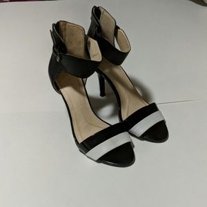 Tahari  Shoes